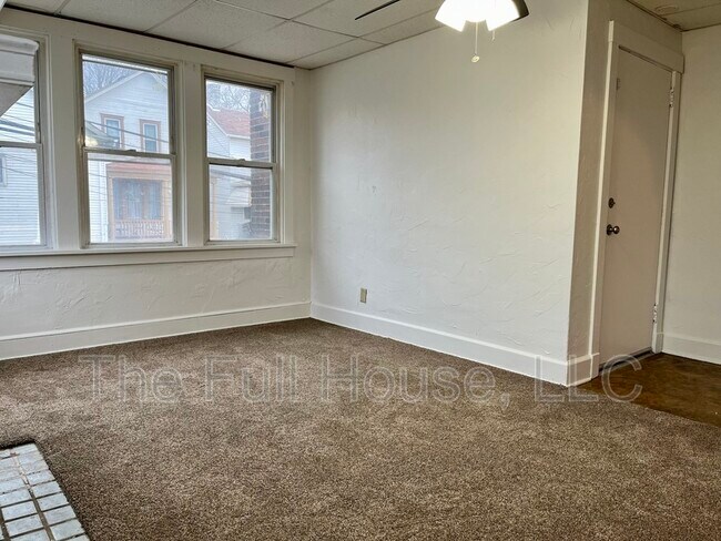 Building Photo - 1300 Braddock Ave