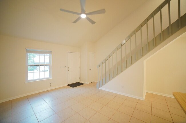 Building Photo - 2 Bed / 2 Bath Near FSU