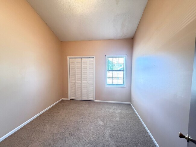 Foto del edificio - Cozy 2 bedroom/2 bathroom townhome
