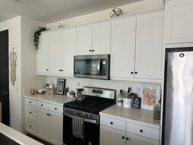 Building Photo - 27455 Longview Pl