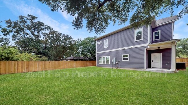 Building Photo - 1300 Foster Ave