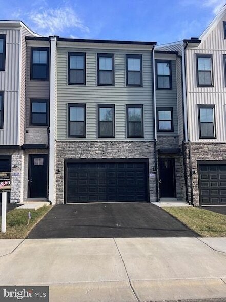 Building Photo - 360 Evermore Ln