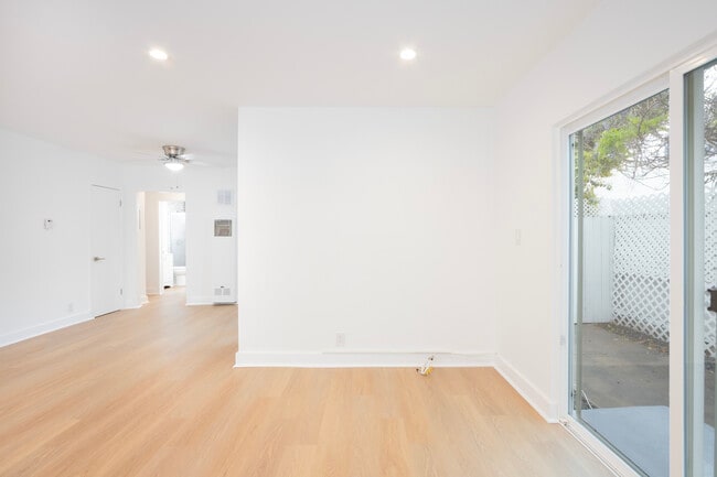 Building Photo - Orange Grove 2 LLC