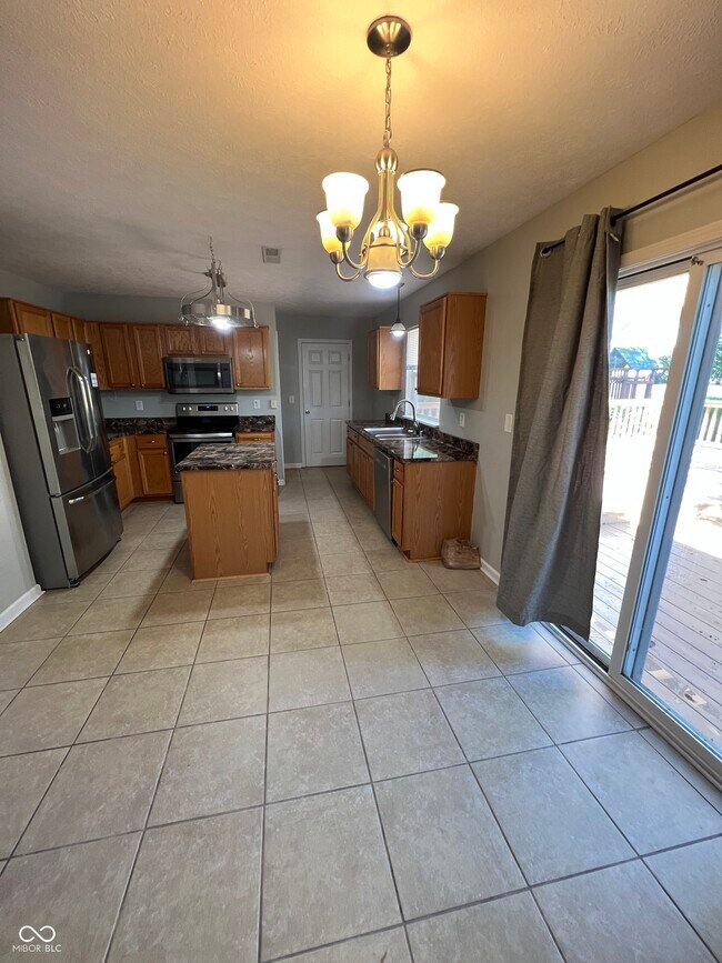 Building Photo - 12350 River Valley Dr