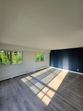 Building Photo - 2684 McCallum Rd