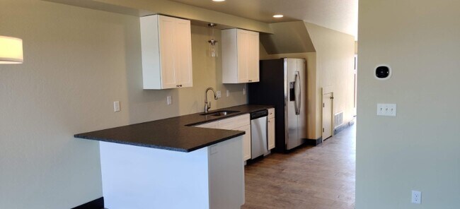 Building Photo - 945 N Camas Ln