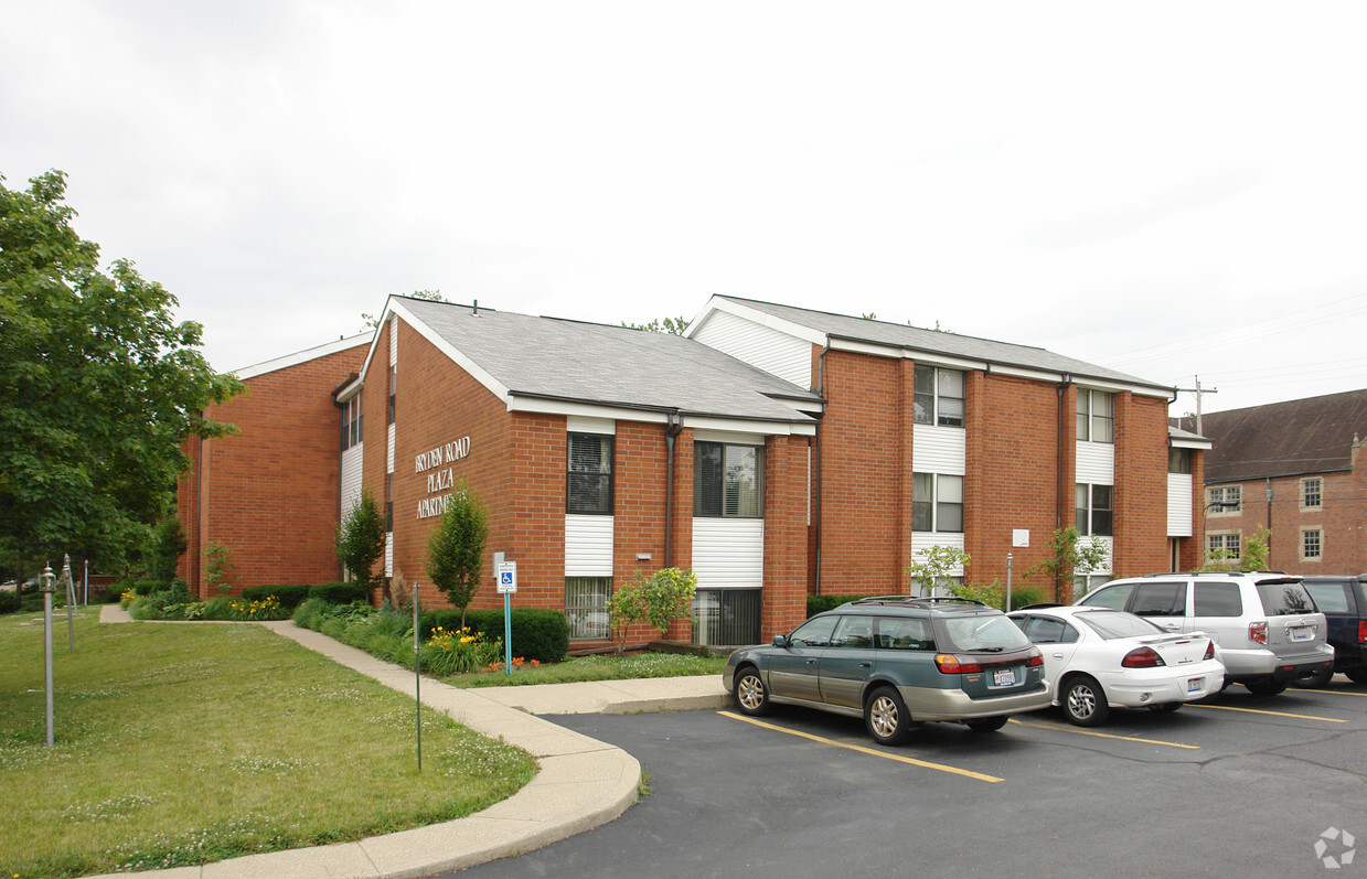 Primary Photo - Bryden Road Plaza Apartments