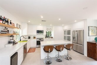 Building Photo - 6520 SW 76th St