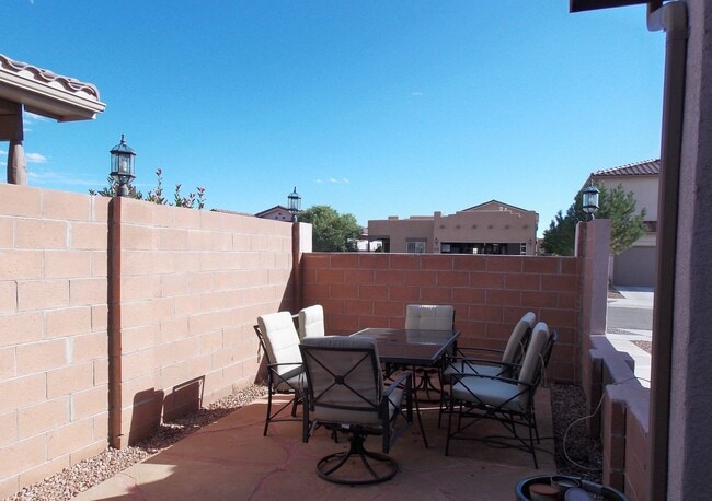 Building Photo - Vista Del Norte in the Heart of Albuquerque
