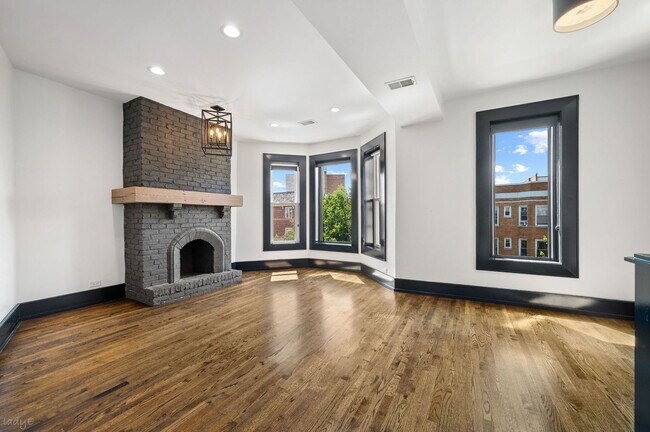 Foto del edificio - 3513 N Sheffield Ave
