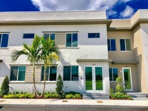 Building Photo - 6468 NW 103rd Pl