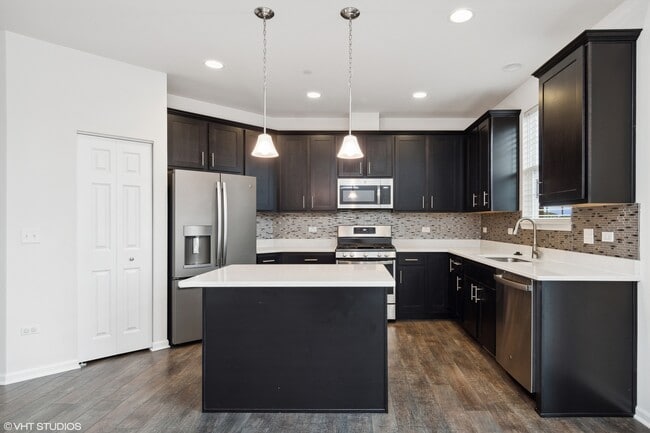 Building Photo - 4465 Monroe Ct