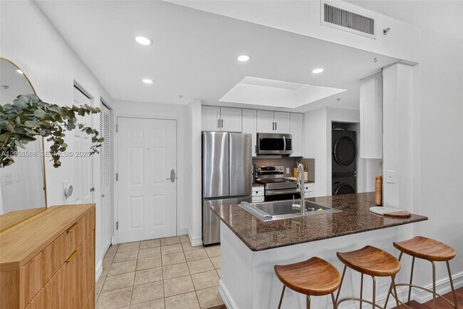Foto del edificio - 2000 N Bayshore Dr
