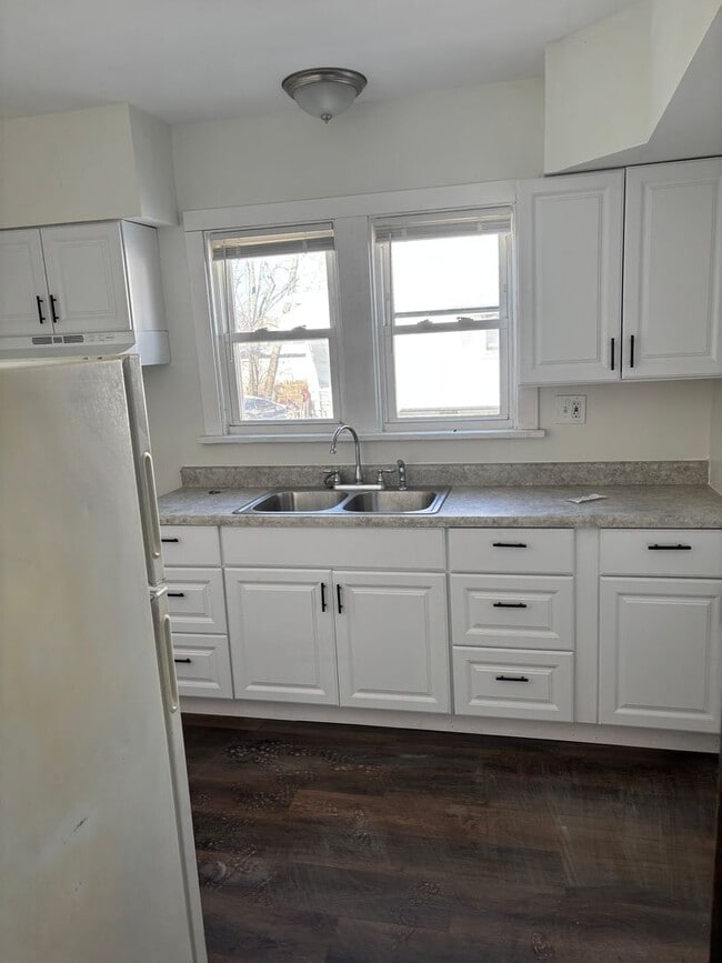 Foto del edificio - 3bd Single Akron Cash Pay/Section 8