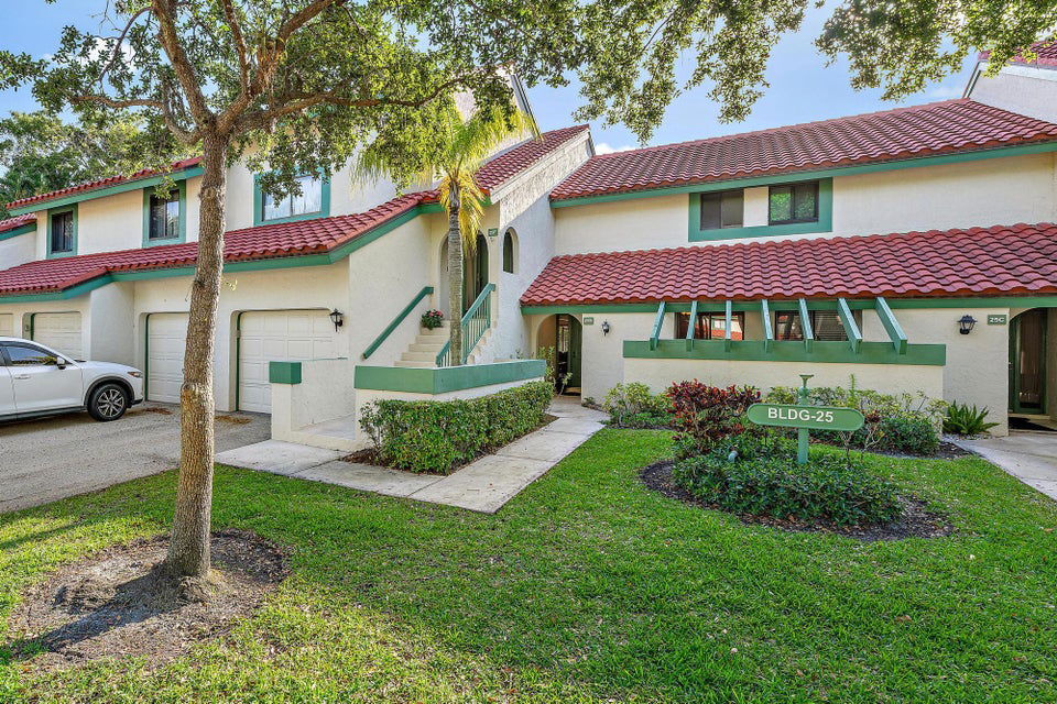 Photo - 25 Lexington Lane West Apt #b, Palm Beach Gardens, FL 33418 - 2 BR 1.5 BA Condo