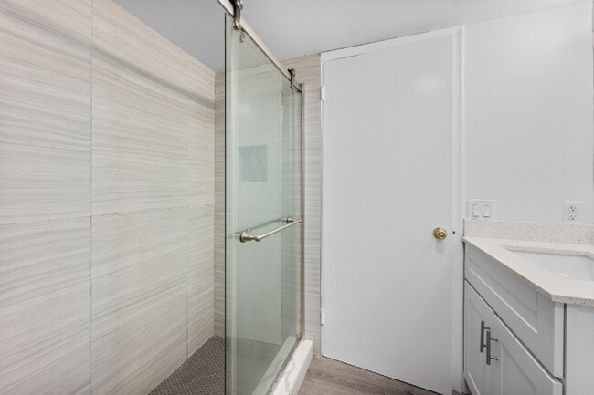 Foto del edificio - 2695 Albatross Rd N