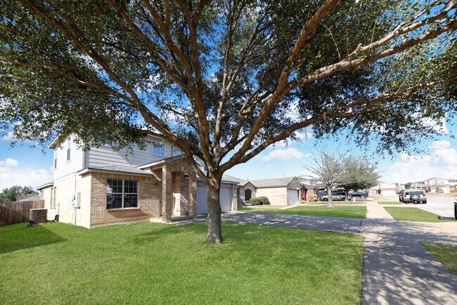 Foto del edificio - 6700 Taree Loop