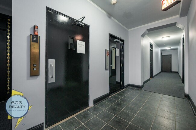 Foto del edificio - 6930 N Greenview Ave