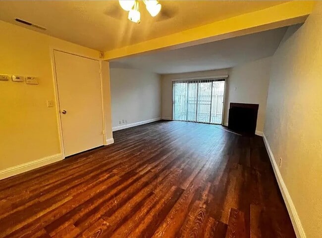 Foto del edificio - 4875 N Backer Ave