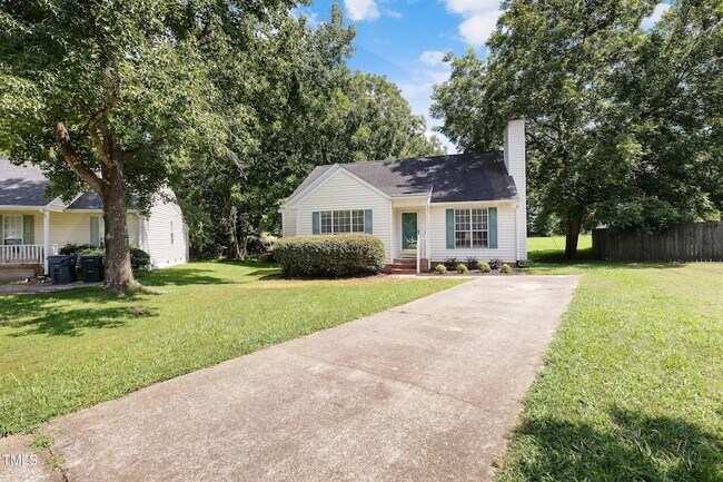 Foto del edificio - 409 Vista Springs Cir