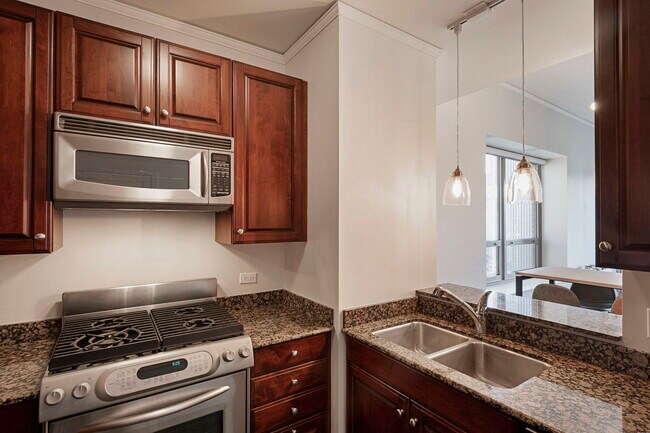 Foto del edificio - 420 E Waterside Dr
