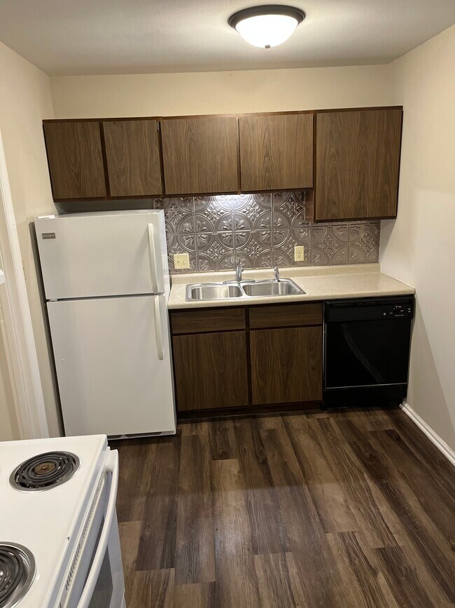 Foto del edificio - 2275 N Cable Rd