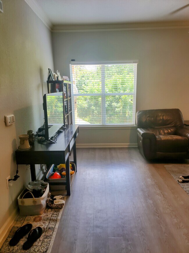 Building Photo - 9025 Avenue Pointe Cir