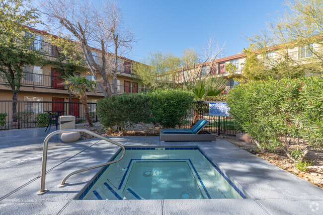 Hot Tub - Fremont Villas