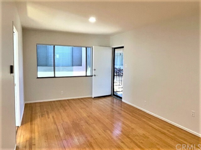 Foto del edificio - 735 W 15th St