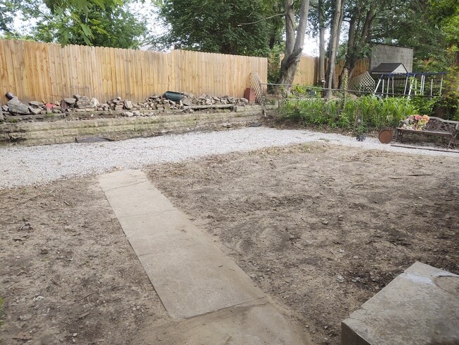 Private yard - 1930 Eastern Ave