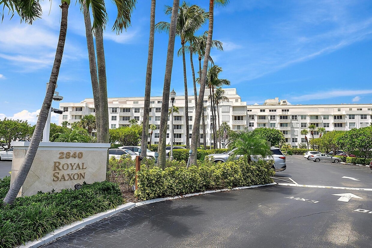 Foto principal - 2840 S Ocean Blvd