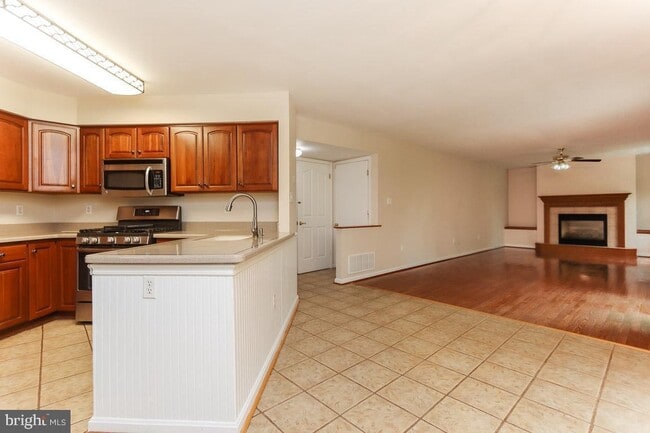 Foto del edificio - 4720 Ilchester Rd