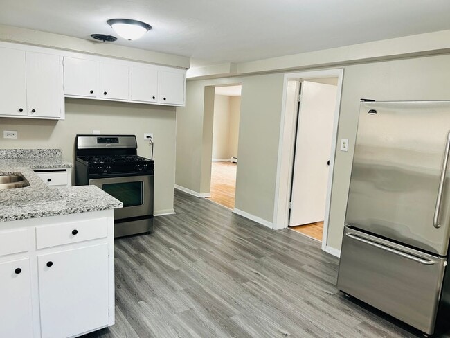 Foto del edificio - 3146 Ridgeland Ave