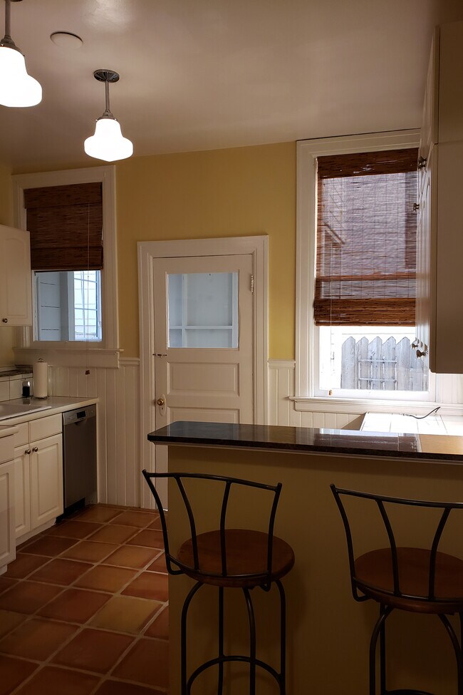 Building Photo - 16 Delgado Pl