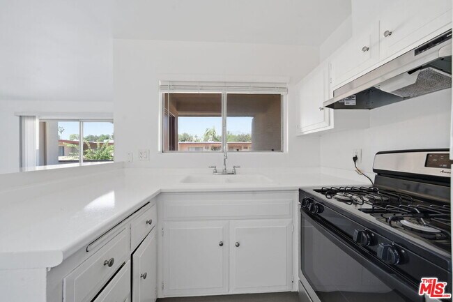 Foto del edificio - 1293 Garfield Ave