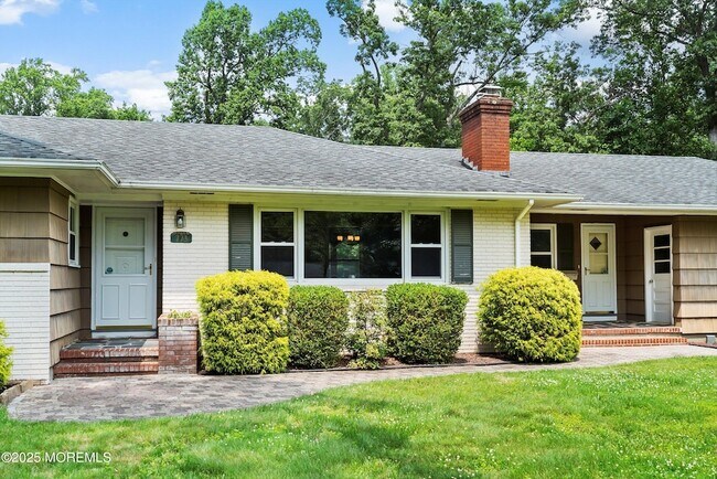 Building Photo - 773 Nutswamp Rd