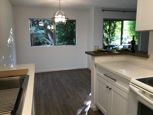 Dining Room - 5349 Newcastle Ave