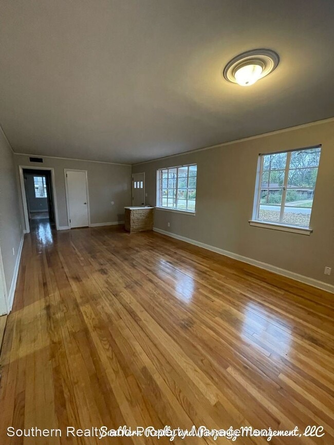 Building Photo - 3 br, 2 bath House - 3732 Honeysuckle Road