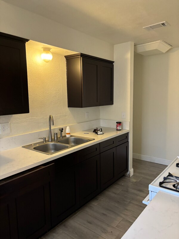Foto del edificio - 2118 Park St