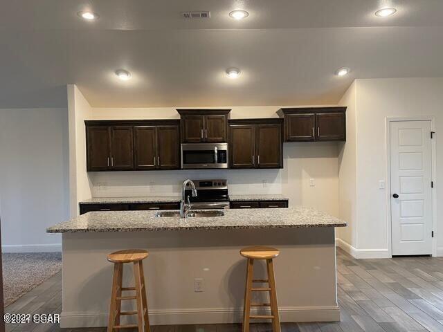 Building Photo - 1145 N Oak Way Dr