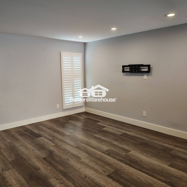 Foto del edificio - 4950 N Miller Rd