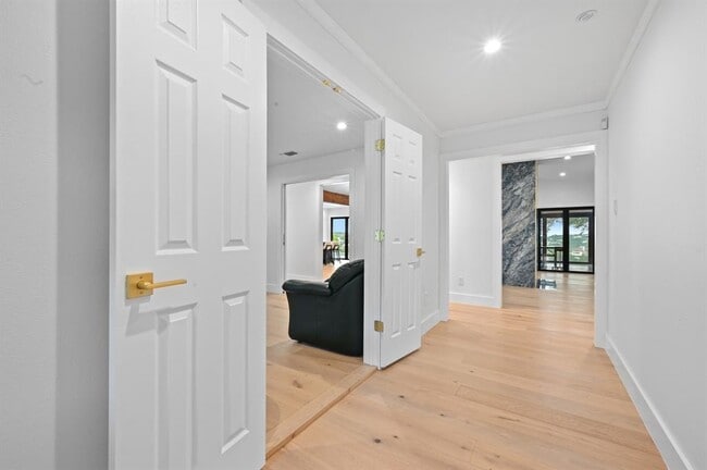 Building Photo - 4805 Greystone Dr