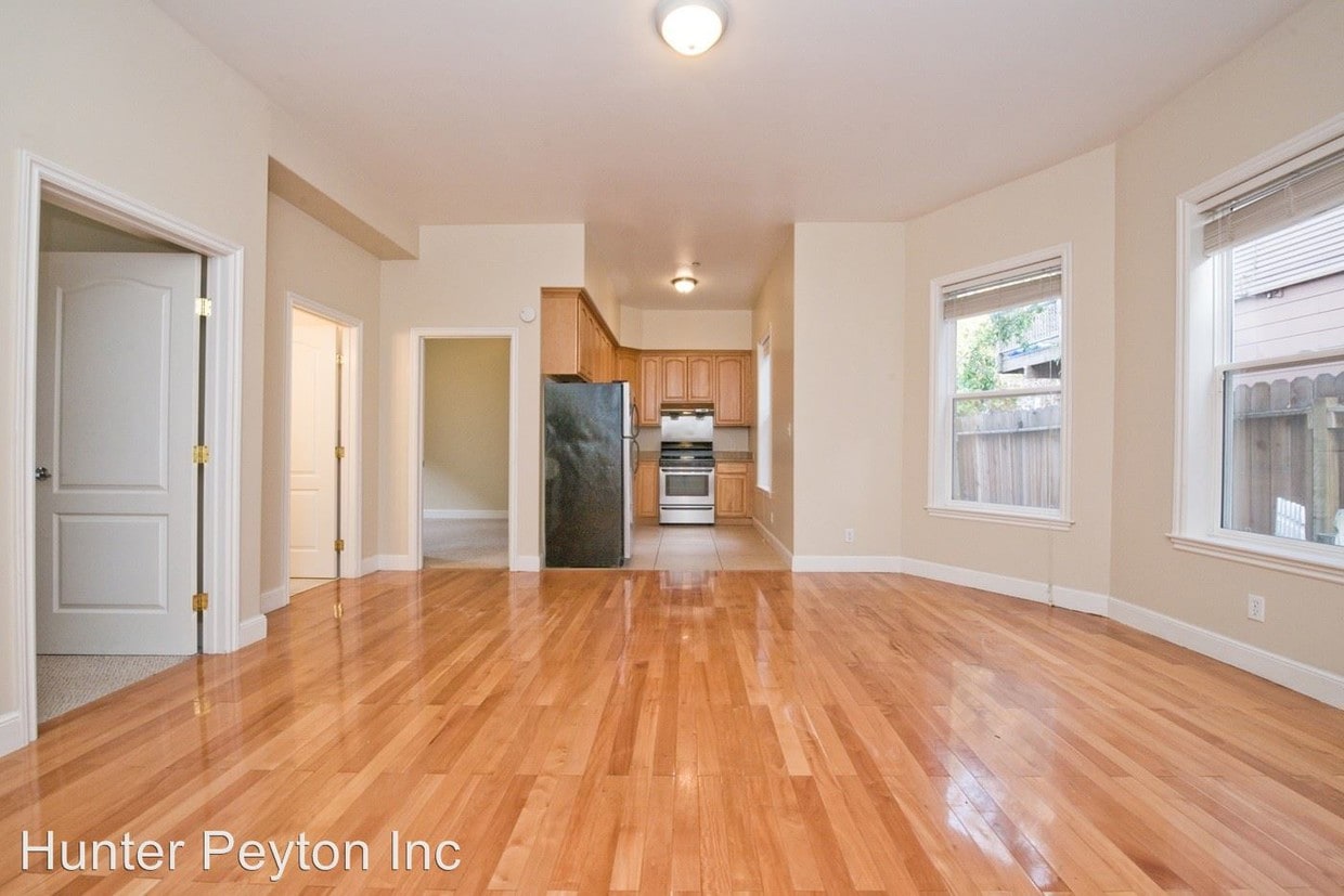 Primary Photo - 1013 Fair Oaks Ave