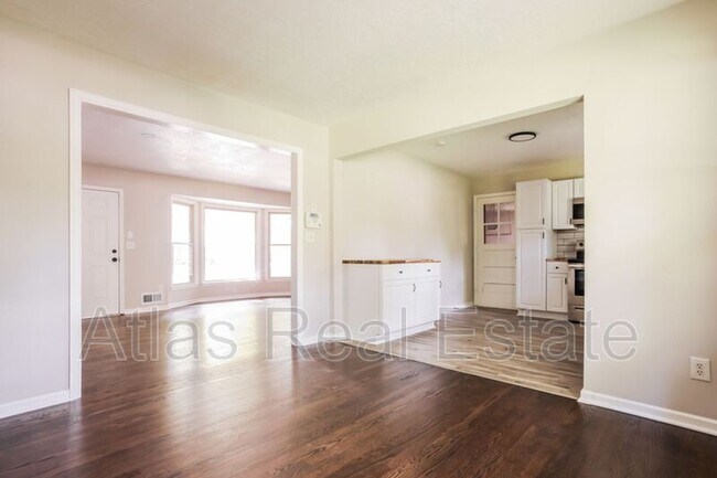 Foto del edificio - 7317 Ash Ave