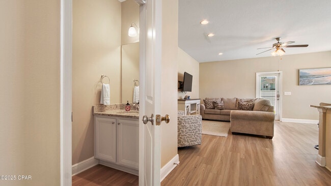 Foto del edificio - 7467 Shadow Lake Dr