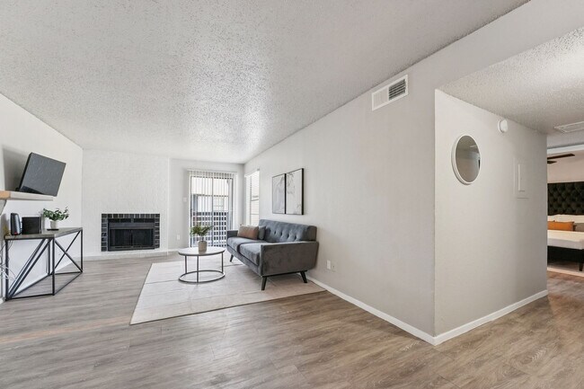 Foto del edificio - 2525 Thomason Cir