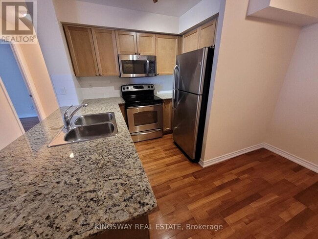 Building Photo - 761 Bay St.