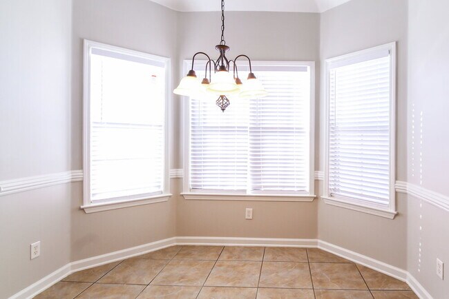 Foto del edificio - 6213 Arlington Ln
