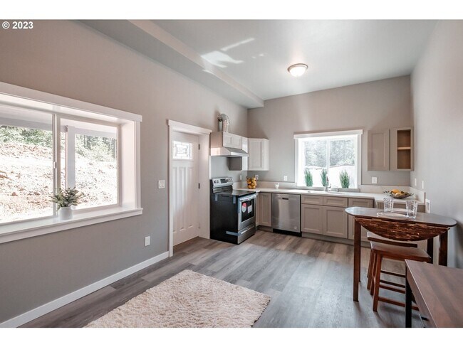 Building Photo - 1-Bedroom 1 Bath Apartment