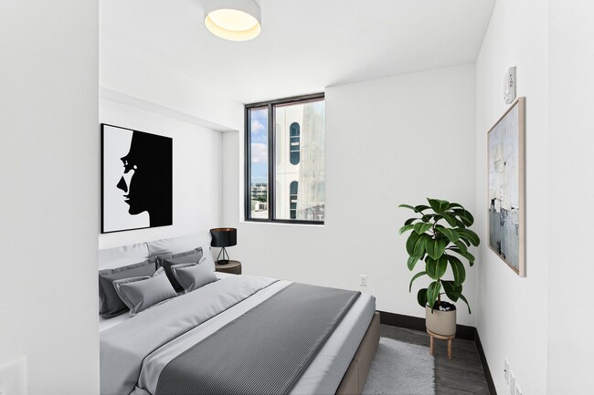 Building Photo - The Anamar at Collins Park
